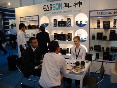 耳神多款音箱闪耀登场，引领音频新潮流——记香港秋季电子产品展览会